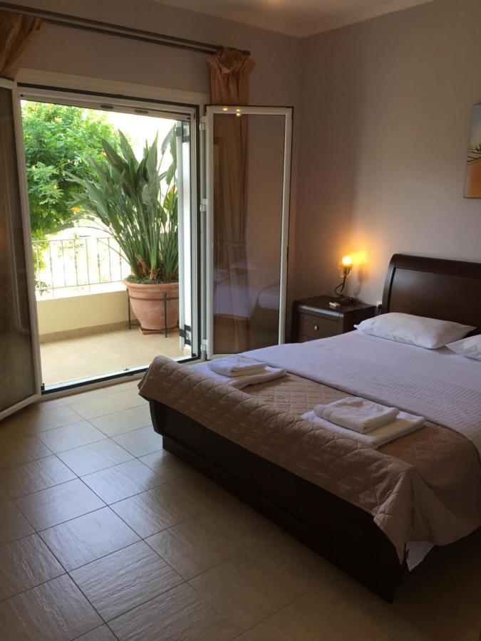 Villa Petrino - Central Flat Location Within Kassiopi. Sleeps 8 Exteriör bild