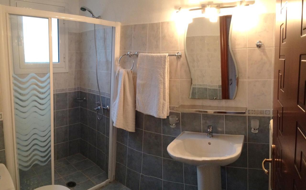 Villa Petrino - Central Flat Location Within Kassiopi. Sleeps 8 Exteriör bild