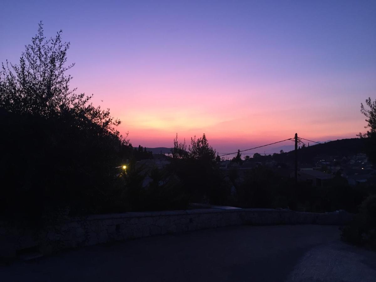 Villa Petrino - Central Flat Location Within Kassiopi. Sleeps 8 Exteriör bild
