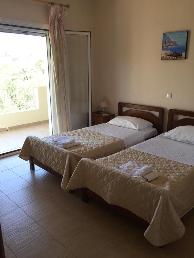Villa Petrino - Central Flat Location Within Kassiopi. Sleeps 8 Exteriör bild